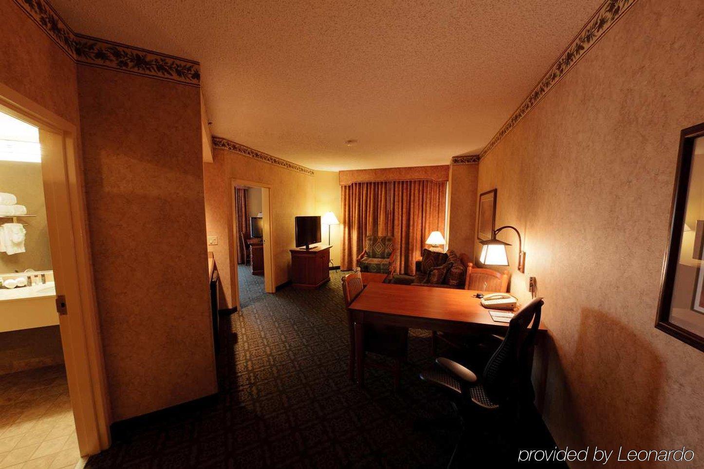エンバシー スイーツ DFW Intl エアポート ノース アット アウトドア ワールド ホテル グレープバイン 部屋 写真